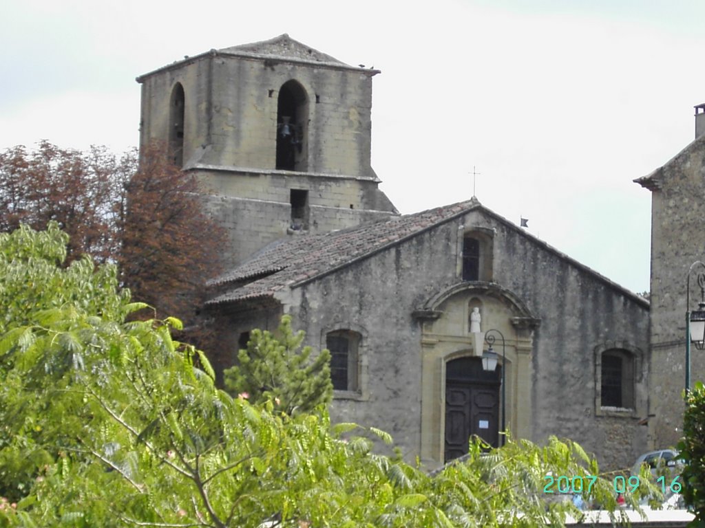 Eglise St-Pierre by Jackie Gomez-Blasco