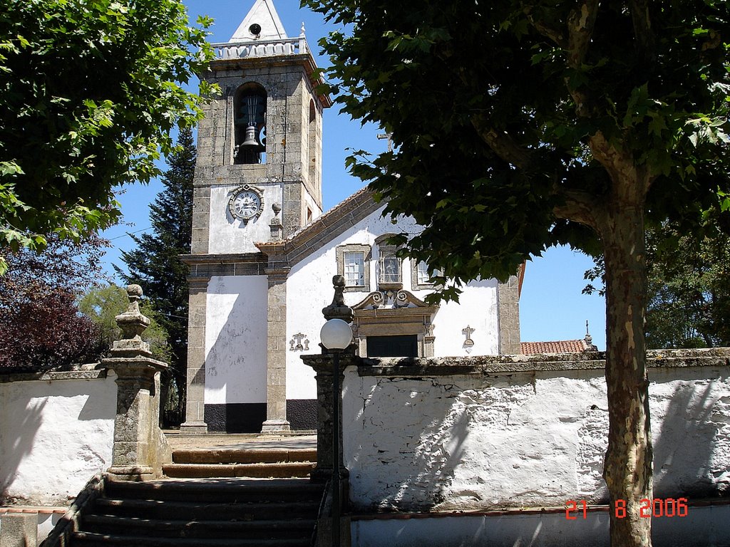 Igreja de Nossa Senhora das Candeias (Canelas) by Toninho Fonseca