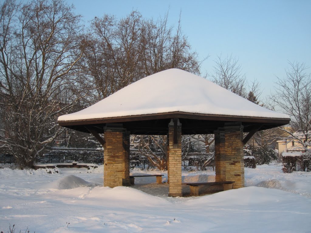 Dresden - Pavillon im Rosengarten by Jörg Logé