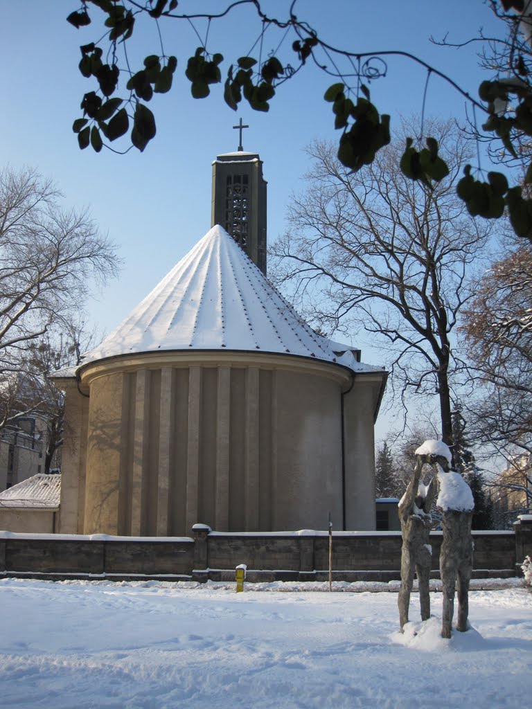 Dresden - Diakonnissenhauskirche by Jörg Logé