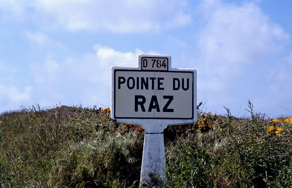 Pointe du Raz by donsimon2