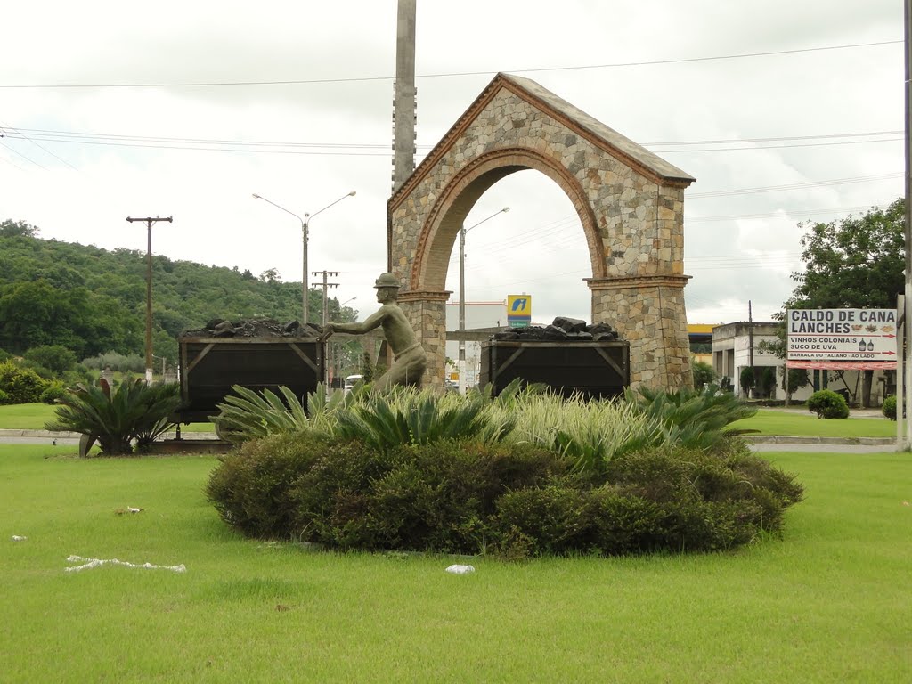 Pórtico de Urussanga, SC. by Ricardo Mercadante