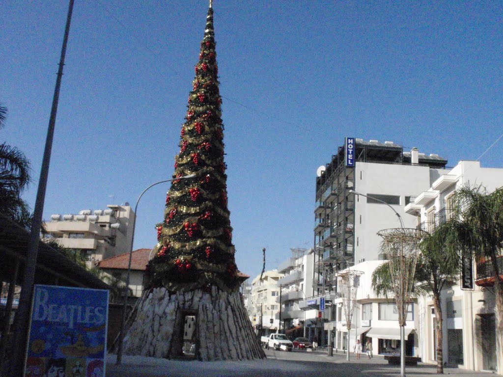 Larnaca, Cyprus by Δημοσθενης Τρακαδας