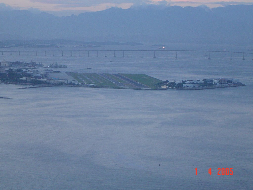 VISTA DESDE URCA AL AEROPUERTO DE CONGONHAS by maruapalodimas