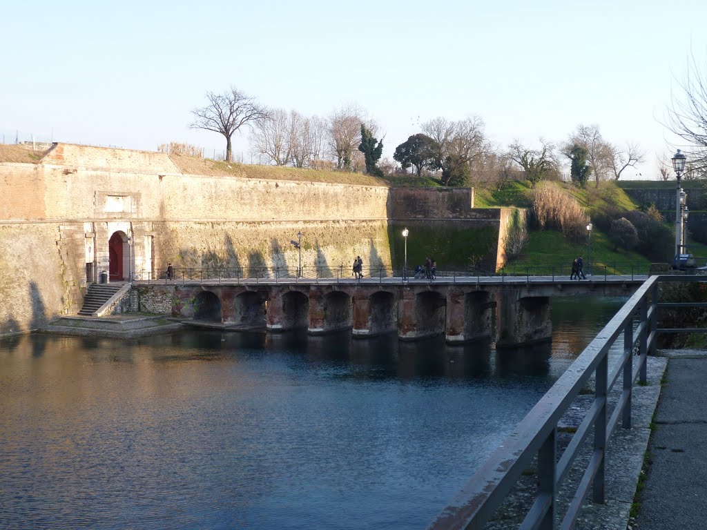 PESCHIERA DEL GARDA (VR) - Porta Brescia ponte entrata della fortezza by leochiodojeans