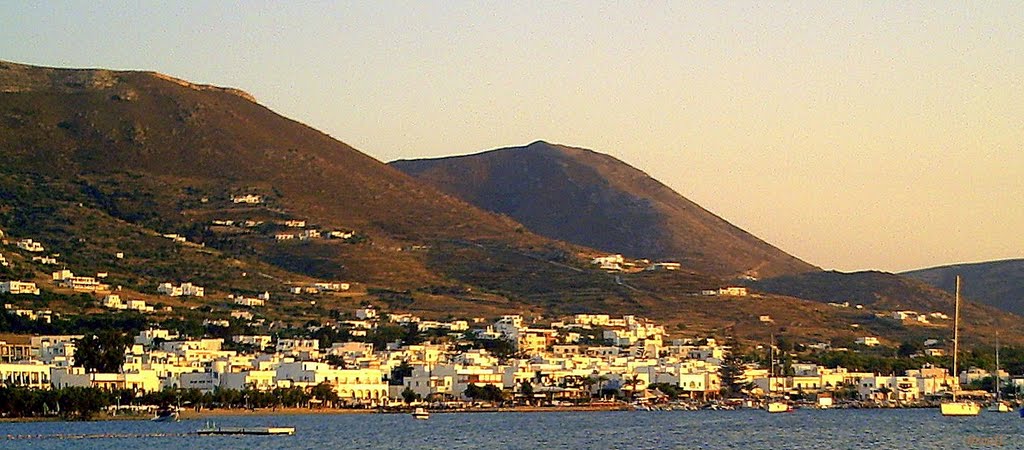 Παροικιά (Paros) by Iris.Bl.