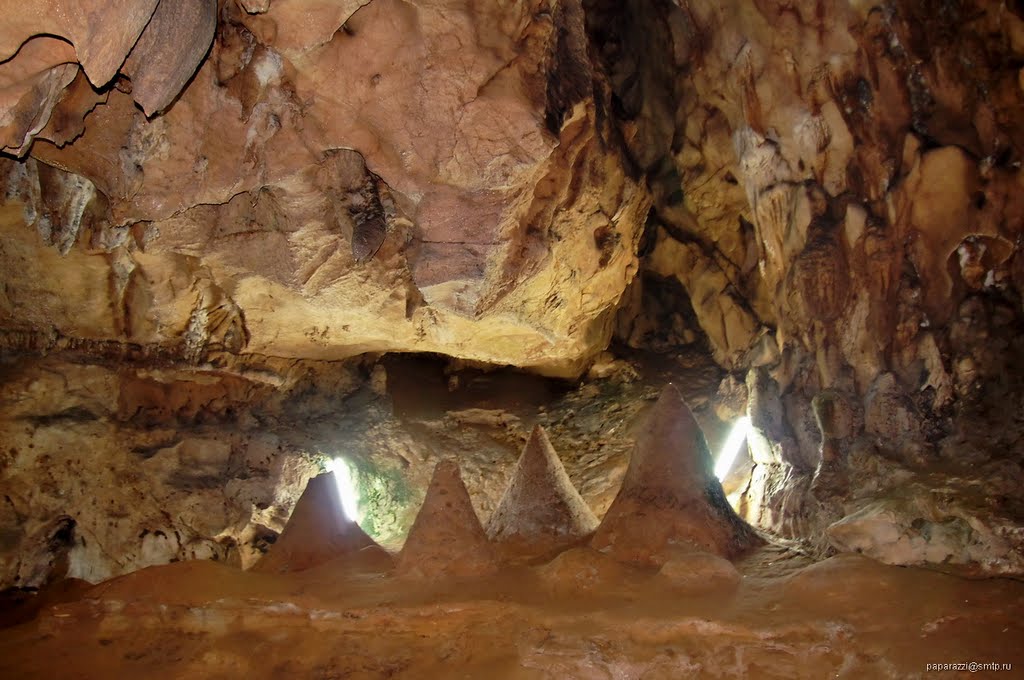 Thailand Chiang Dao Cave by Paparazzi Stas