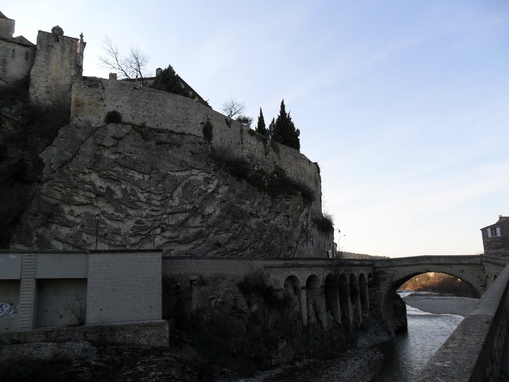 Colline du Château by Vinko Rajic