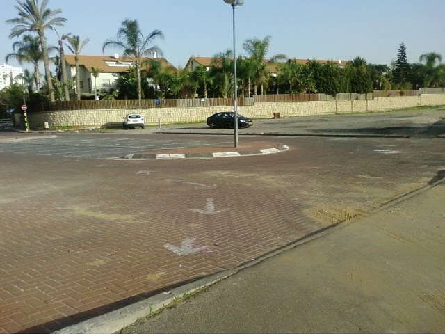 Neot shikma little parking by ROTEM