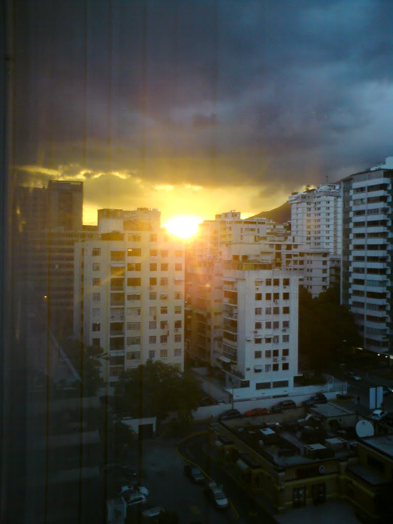 ATARDECER DESDE MI OFICINA by Enrique Vinyals