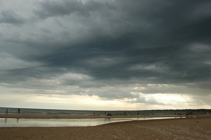 Summer storm over Mansa beach by Gustavo Marquez