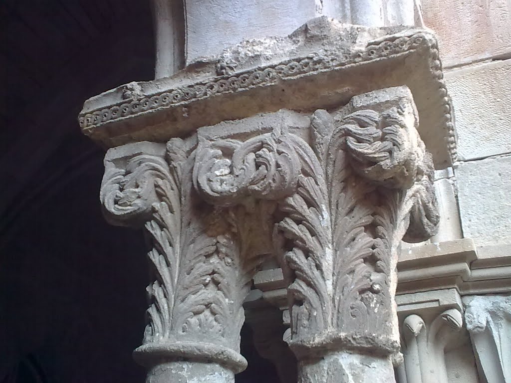 Capiteles, Monasterio de Santa María la Real ,S XII, Aguilar de Campoo (Palencia) by ©-Miguel A. Rodríguez Terán