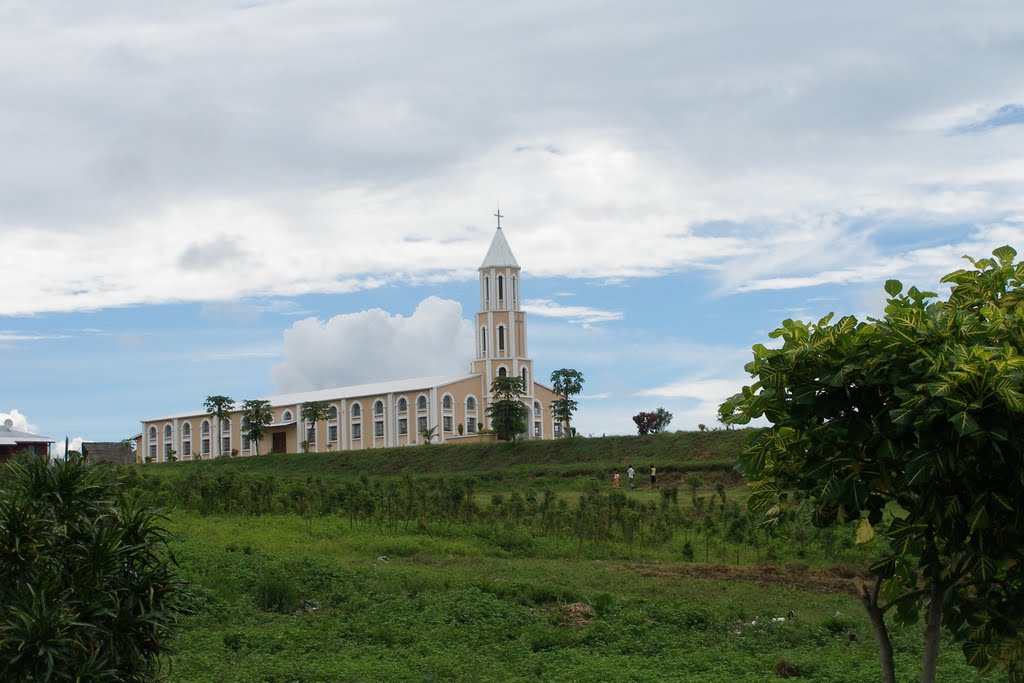 Madagascar - Nosy Be - Chiesa by Willyco