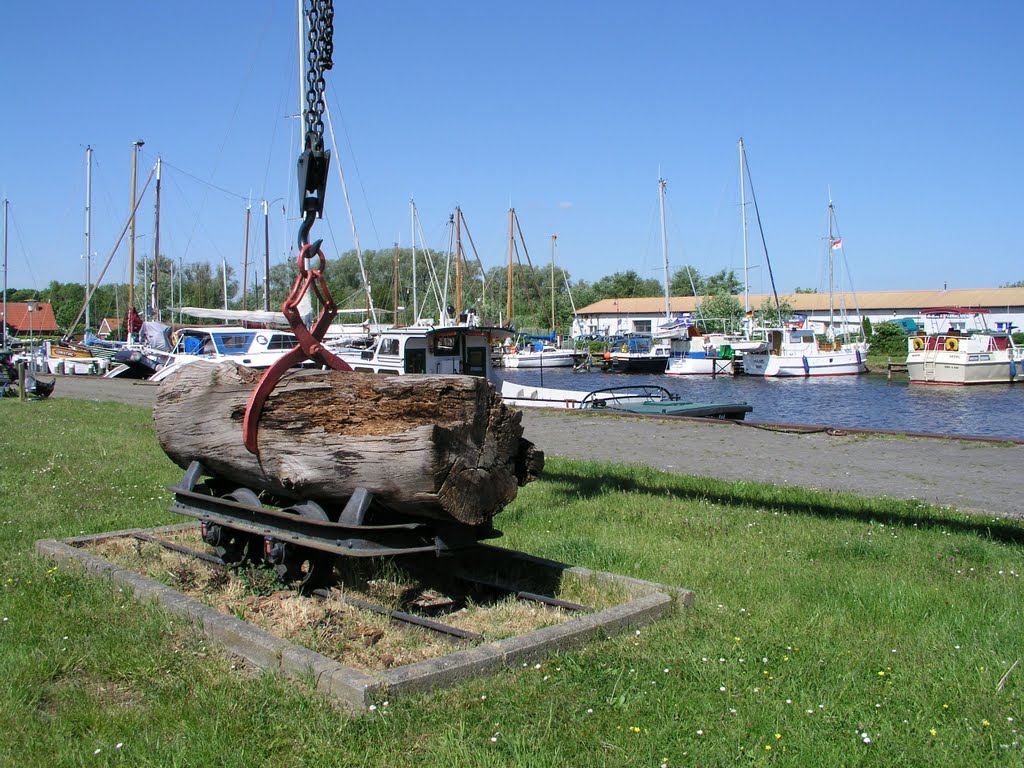 Vareler Hafen by Peter Roder