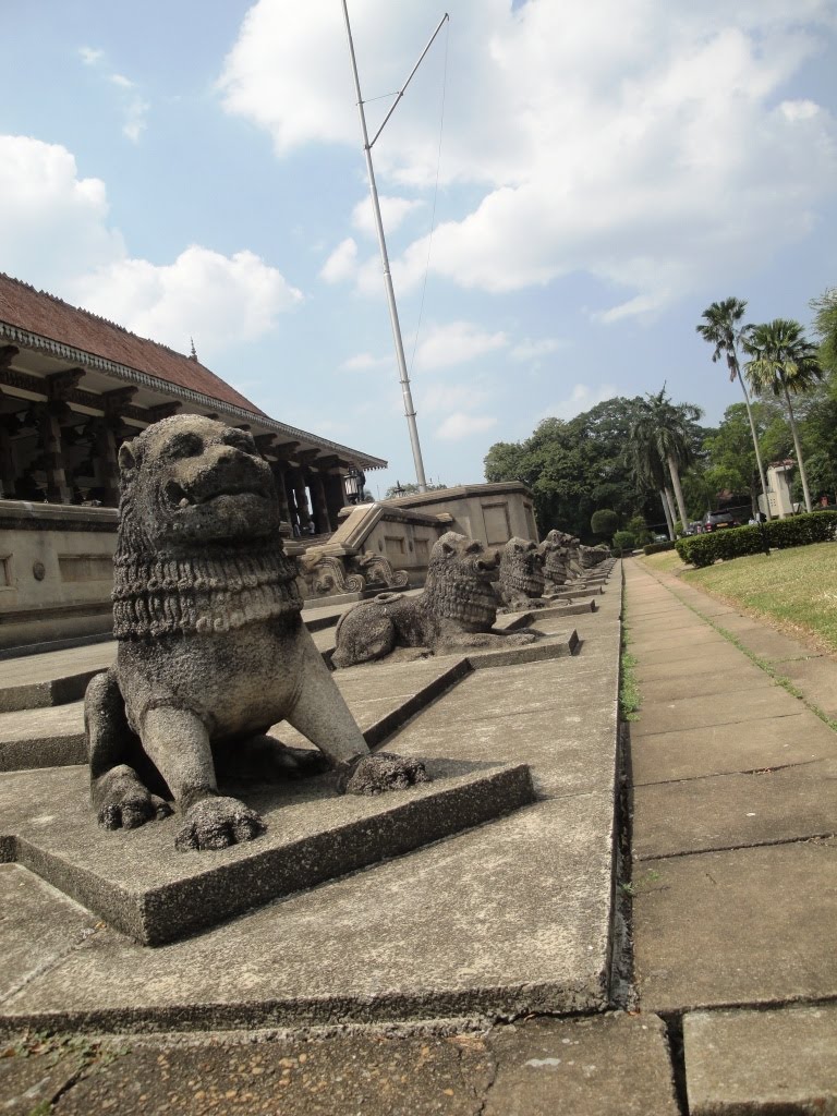 Kurunduwatta, Colombo, Sri Lanka by Senanayaka Bandara