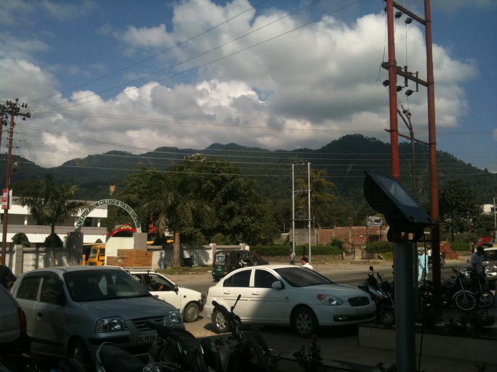 Thapa Colony, Haldwani, Uttarakhand, India by VIVEK AHUJA