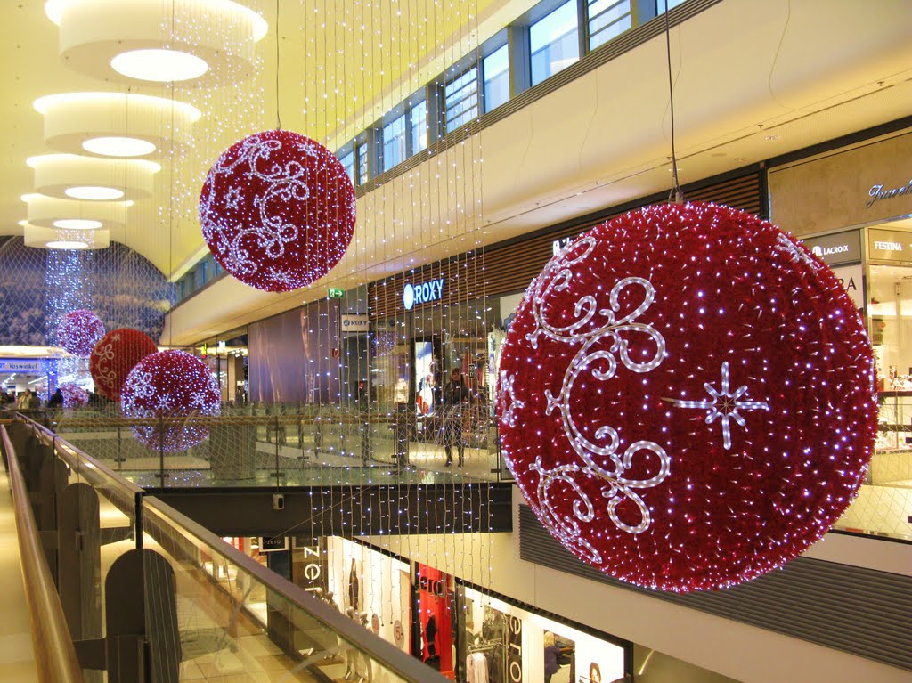 Loop 5 Shopping Mall, X-mas 2010 by 600m