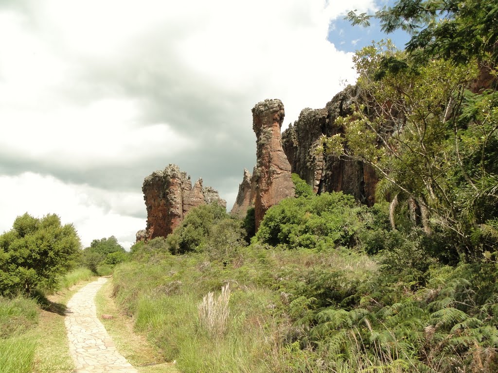 Paisagem no Parque de Vila Velha em Ponta Grossa, PR. by Ricardo Mercadante