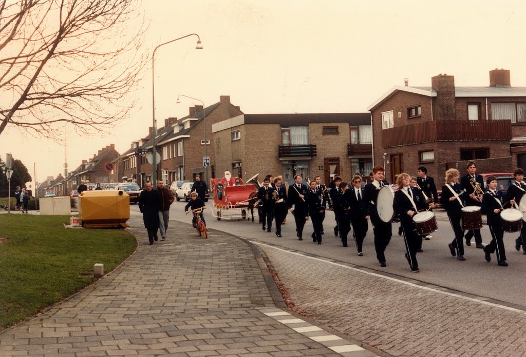 Hoera hoera der weihnachtsmann ist da .... maar dan die uit 1987 ... by walterskrutser