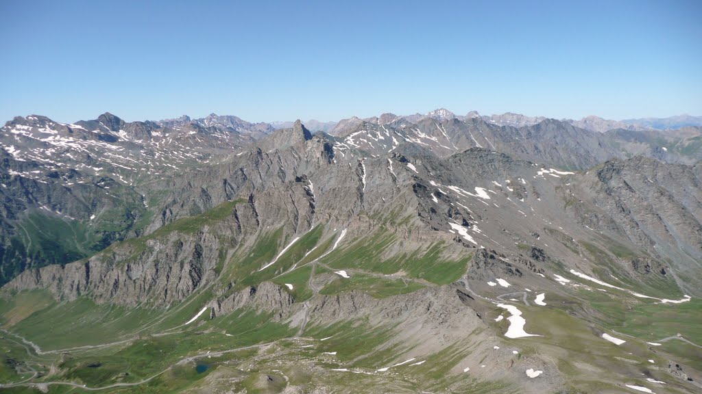 Monte Pan di Zucchero m. 3208- vista sul colle dell'Agnello m. 2748.Spiccano il Roc de la Niera,gli Chambeyron, Mongioia e Salza . by giancamonty 42