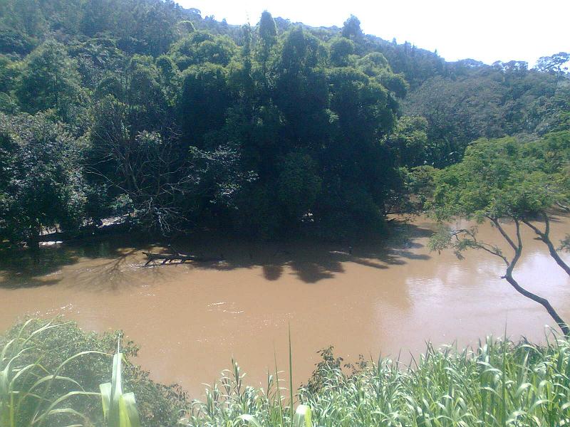 Rio Atibaia Depois das Fortes Chuvas de Janeiro de 2011 . by Claudecyr Vaz de Lim…