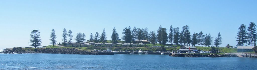 Kiama Headland by nipper30