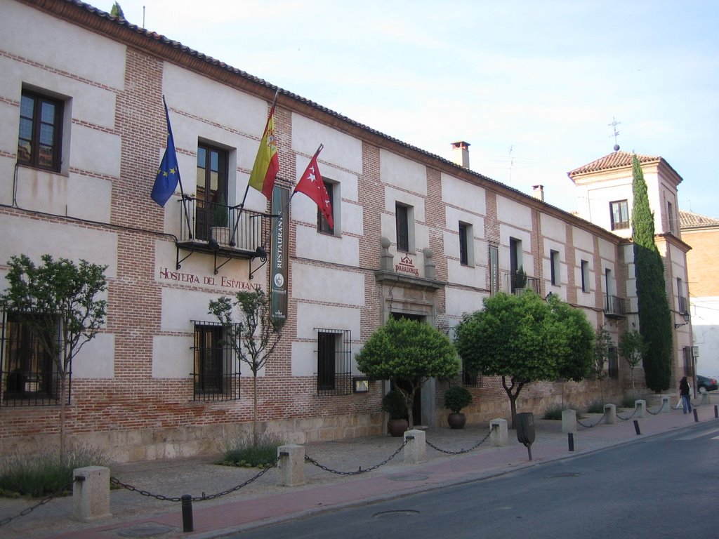 Hosteria del Estudiante. Paradores. by bios