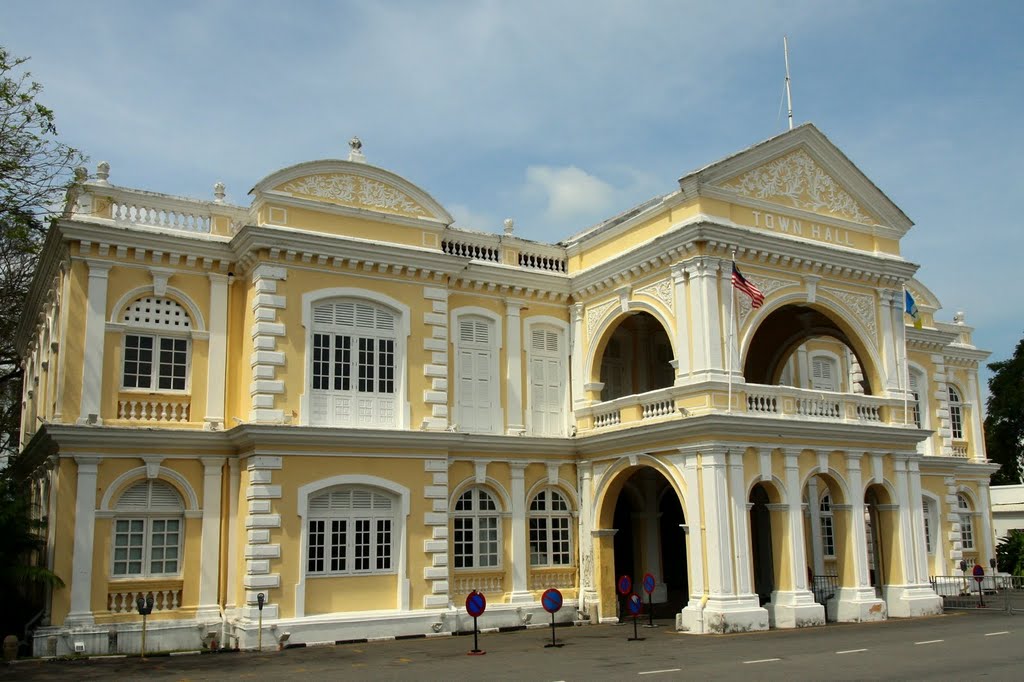 Georgetown, George Town, Penang, Malaysia by Volodymyr Dvornyk