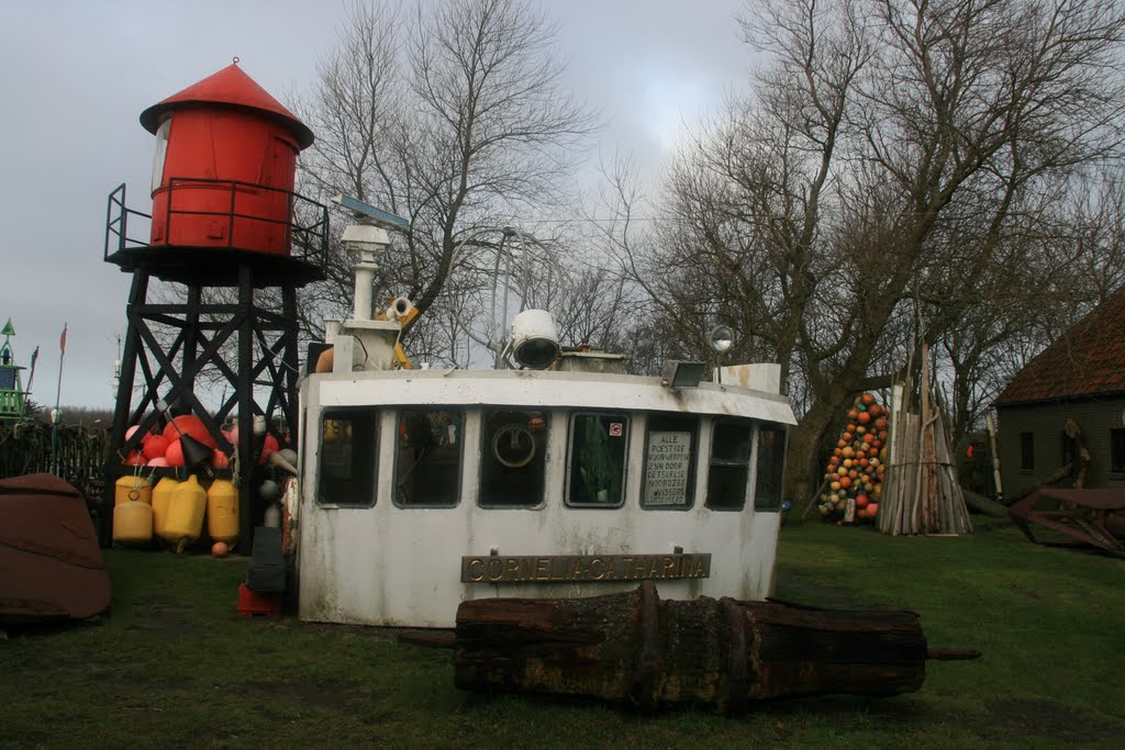 Watertoren en scheepsbrug; Schipbreuk en Juttersmuseum, Den Burg Texel. by Carl030nl