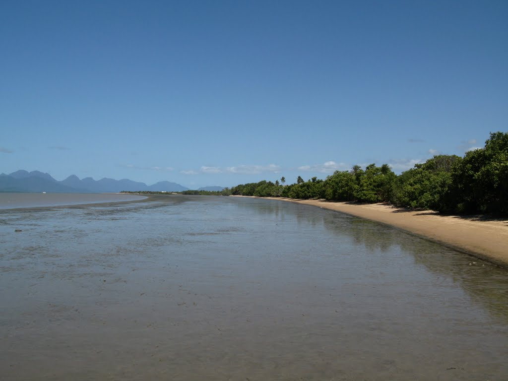 Cardwell QLD by Klaus Sawatzki