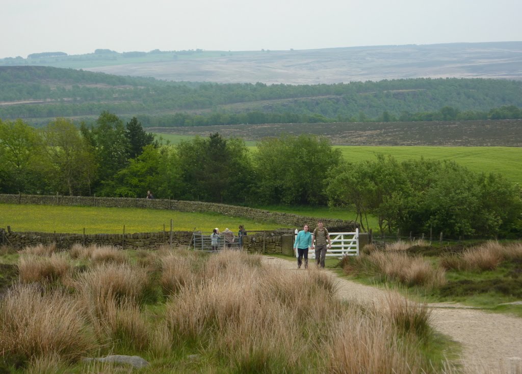 Footpath from Curbar Edge by andrewh.246