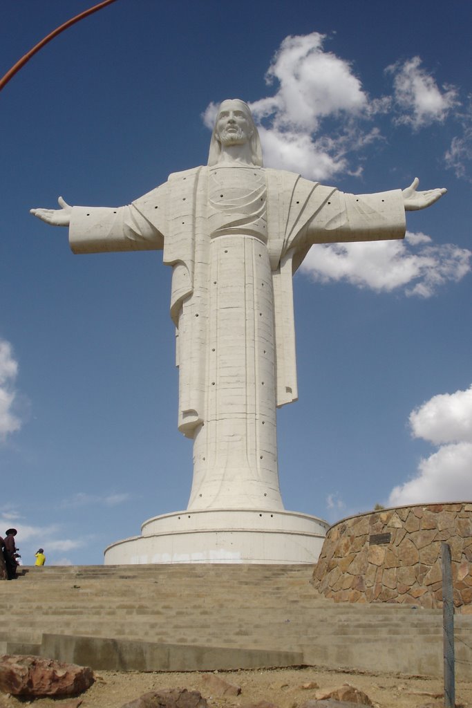 Cristo de la Concordia by Trevor Benson