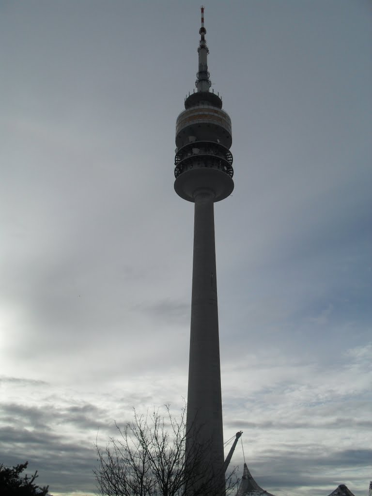 München, Olympiaturm (1) by zebabronx