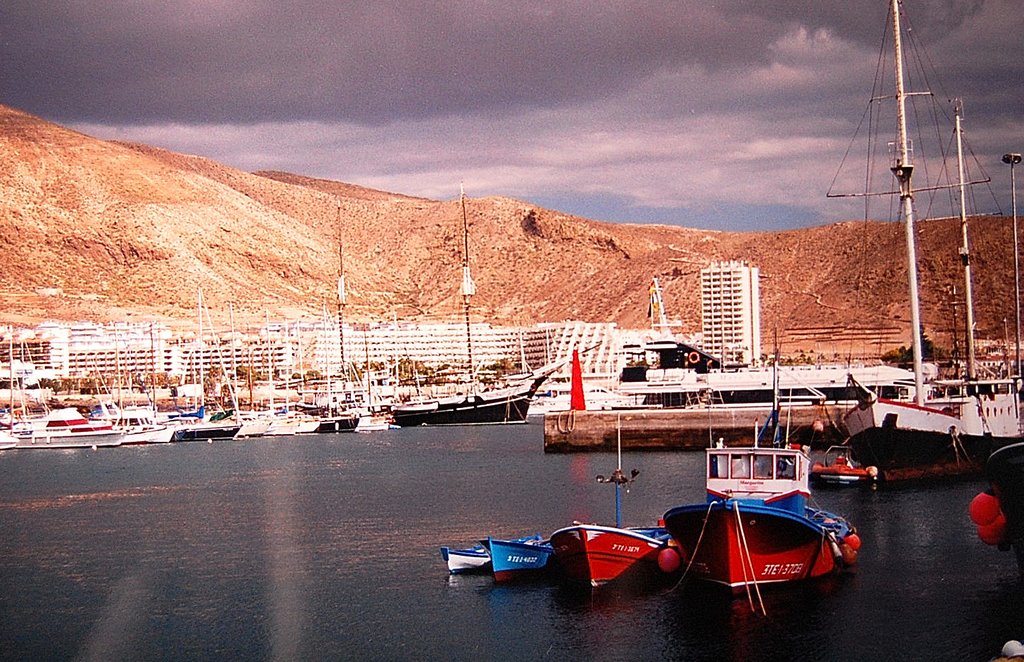 Los Cristianos Tenerife by kiskitti