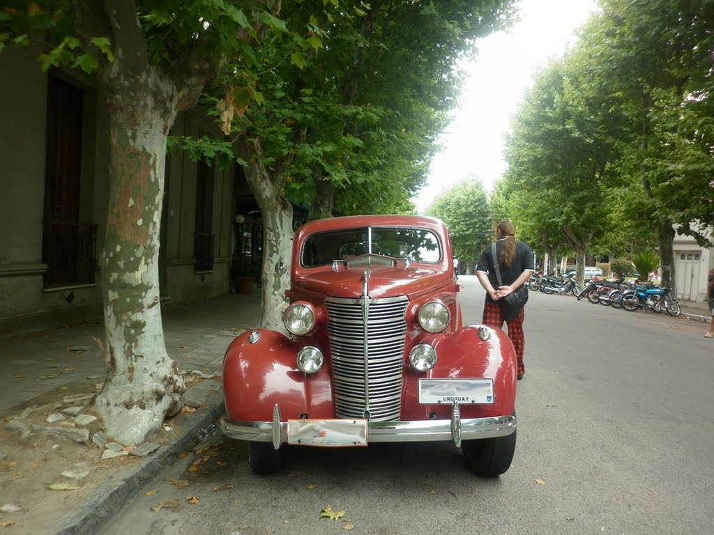 Caminando por la calle yo te vi ...2 by Carlos Thomas