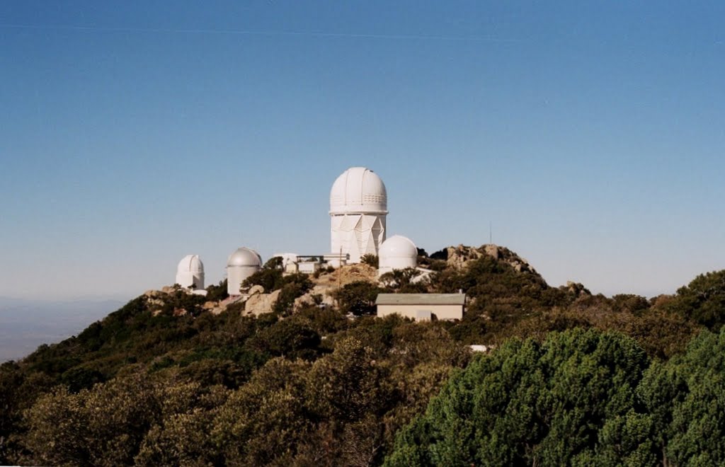 Kitt Peak National Observatory - 4-meter telescope/Obserwatorium na Kitt Peak - 4-metrowy teleskop by XLYh3nGa