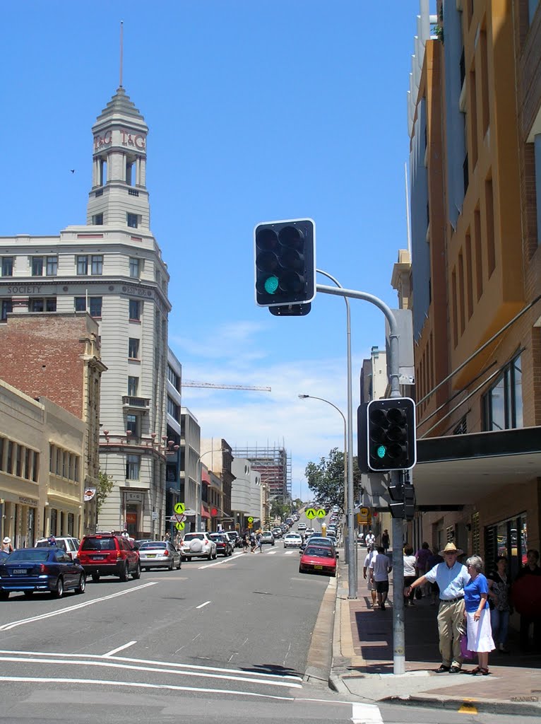 AusDay2011: T & G Building, cnr Watt and Hunter, viewing S up Watt Street. by Peter Johnson