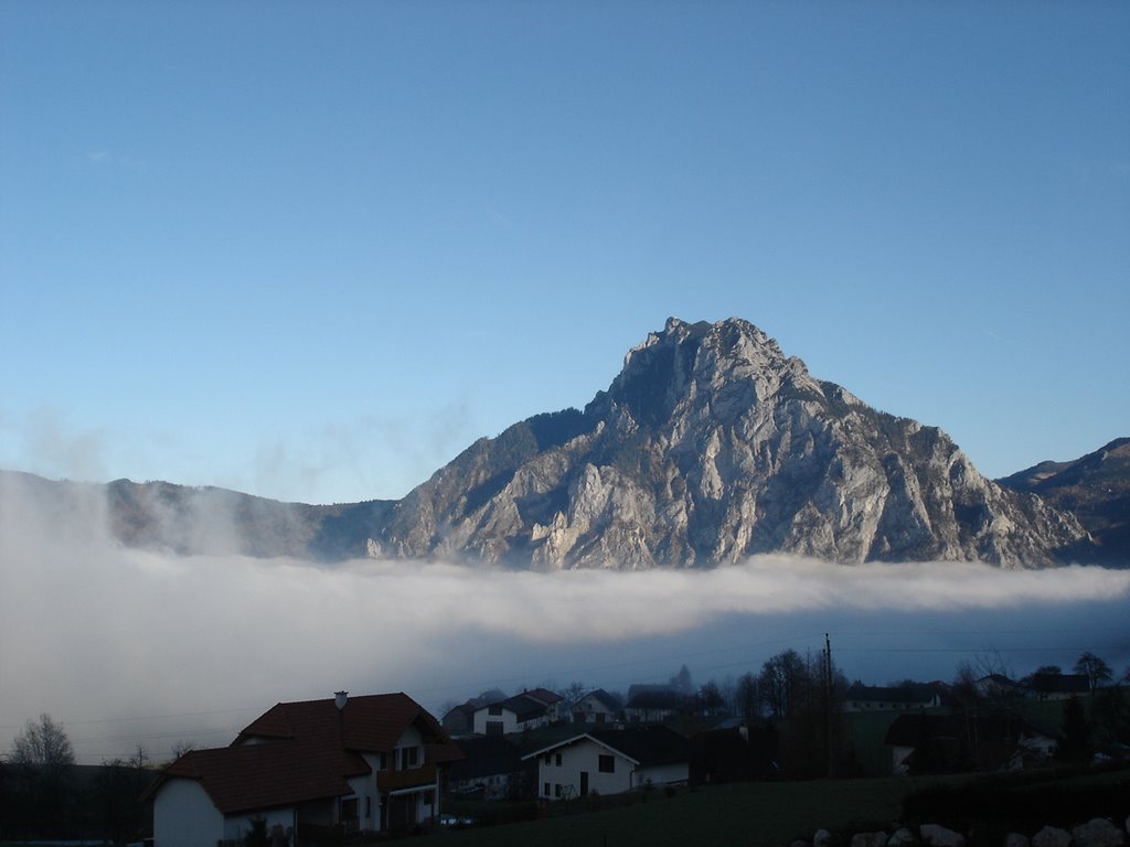 Traunstein mit Wolken by kathilein