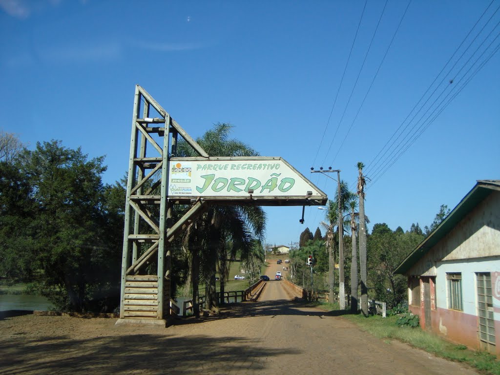 Entrada do Parque Vila Jordão by Antonio Alves