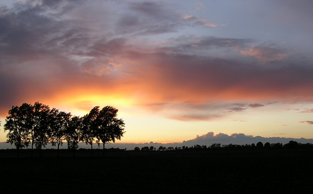 Zonsondergang na storm, Natuurkampeerterrein Erve de Meester by Cornelis v. Capelleveen