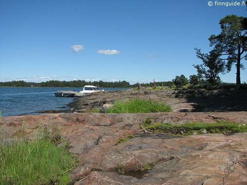 Small island - Suomenoja bay by www.finnguide.fi