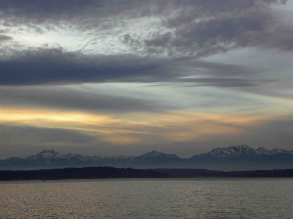 Olympic Mountain Sillhouette by Todd Stahlecker