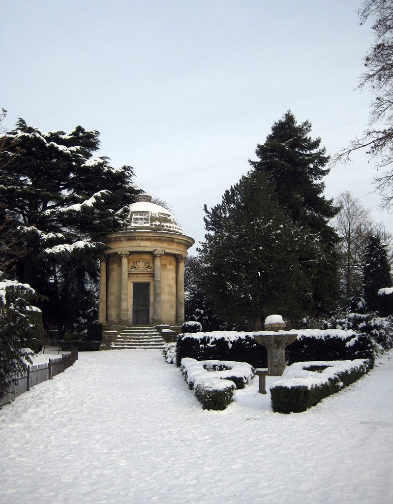 Jephson Gardens Christmas eve 2010, Leamington spa by janaruzena