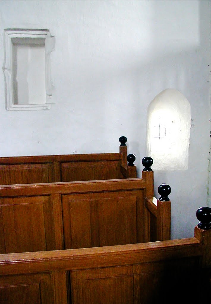 Interieur kerk Marsum Gr. 3 by Peter Zomerdijk