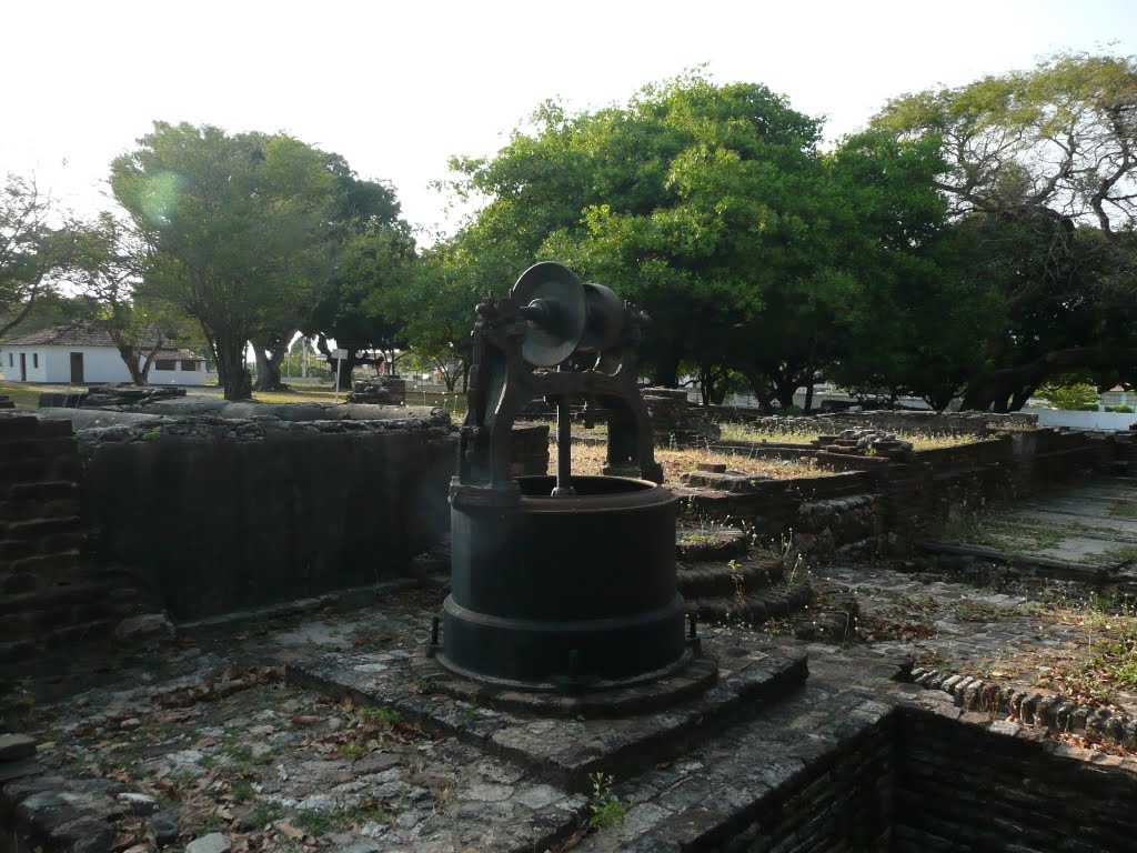 Ruins - Ruínas - Fortaleza - CE - BR by Paulo Targino Moreir…