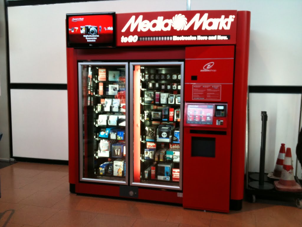 Media Markt Automat Flughafen Hamburg by seevetaler