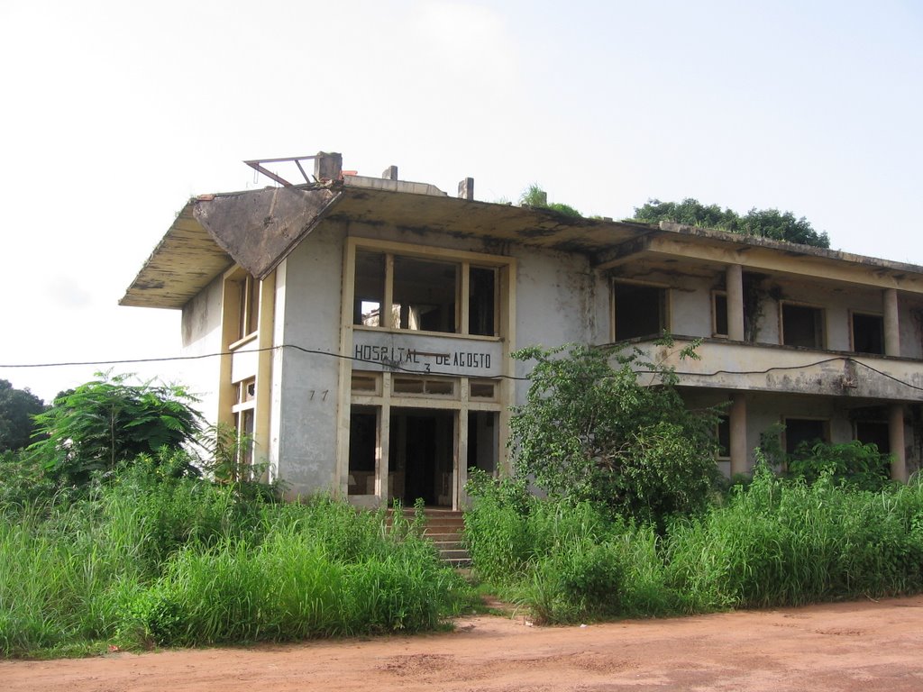 Former Hospital 3 de Agosto, Bissau by Anos