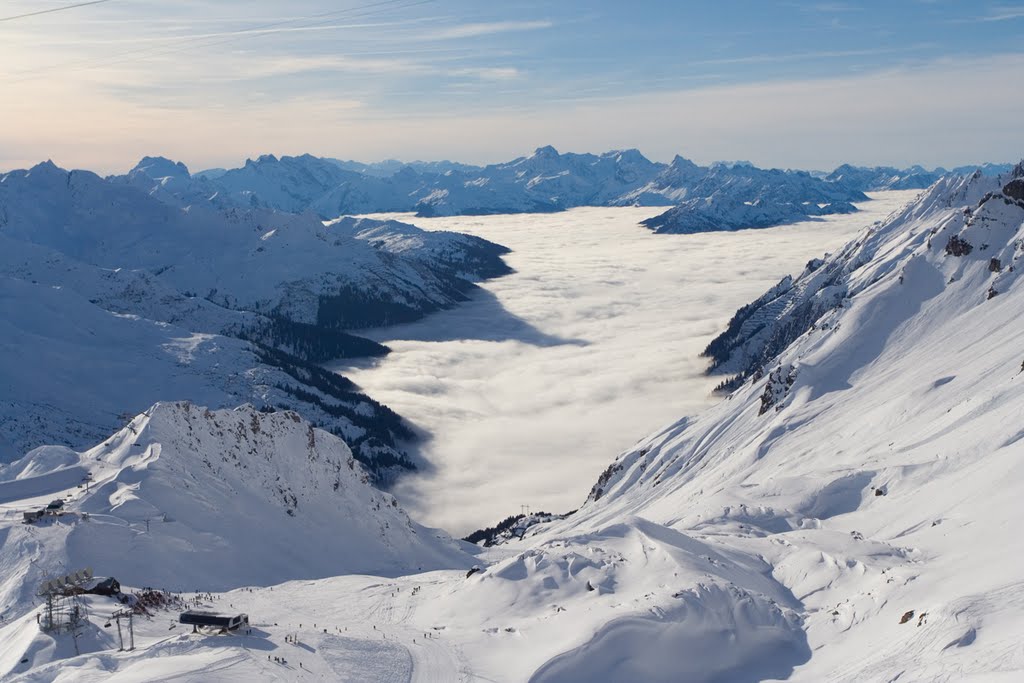 Clouds covering the valley by edgar / (pimik.pri.e…