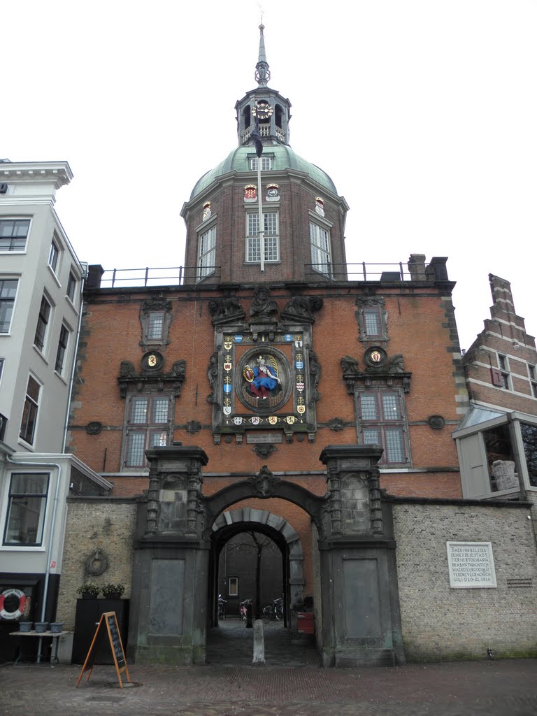 Dordrecht Groothoofdspoort by Michiel Könst