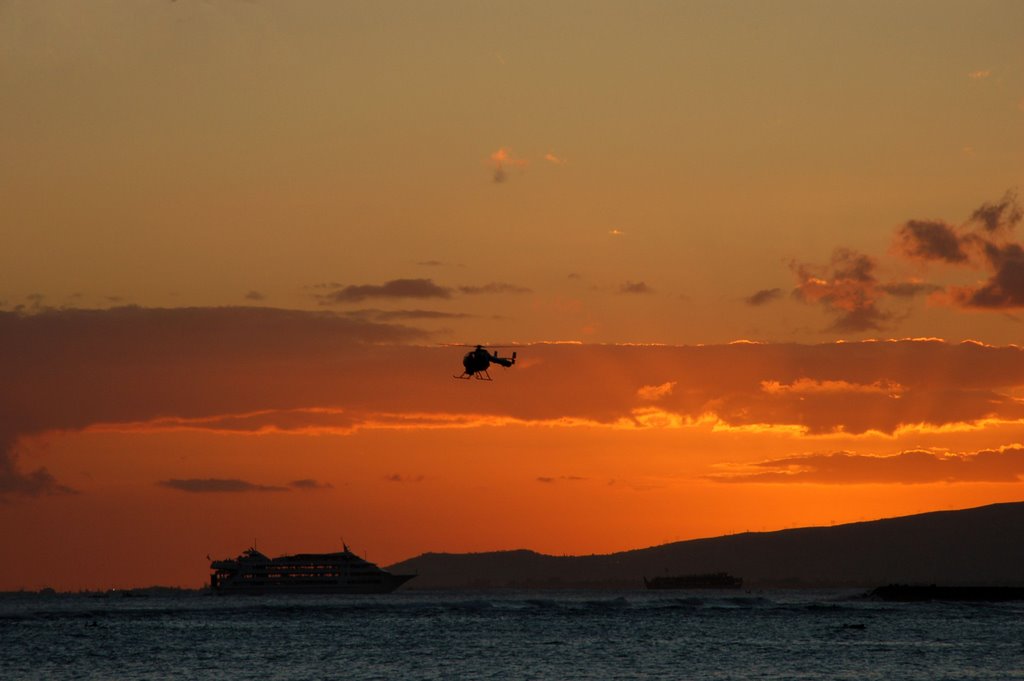 Sunset from Waikiki Beach by Canadian Raptor